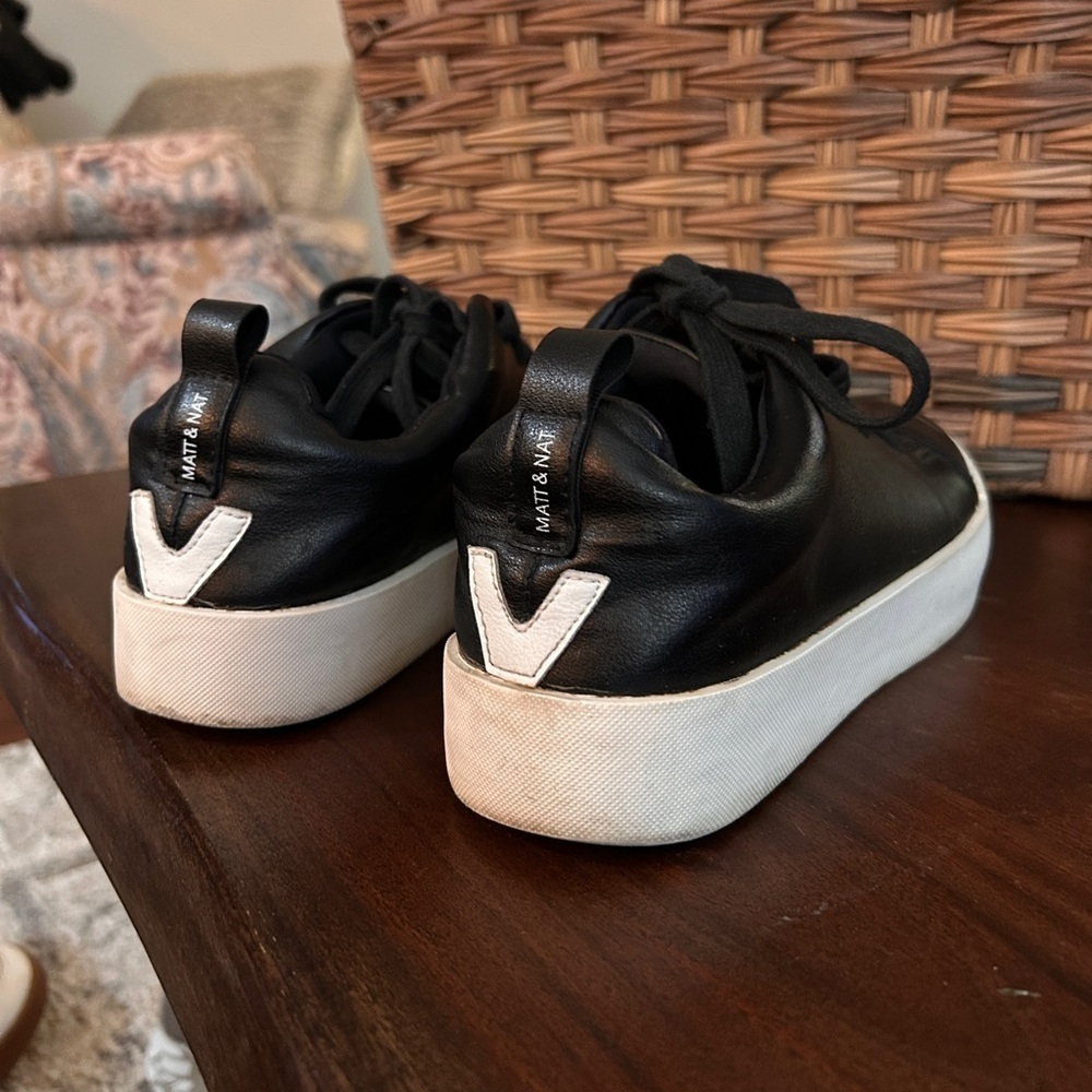 Matt & Nat Bona Sneakers • vegan • size 38 (or size 7)